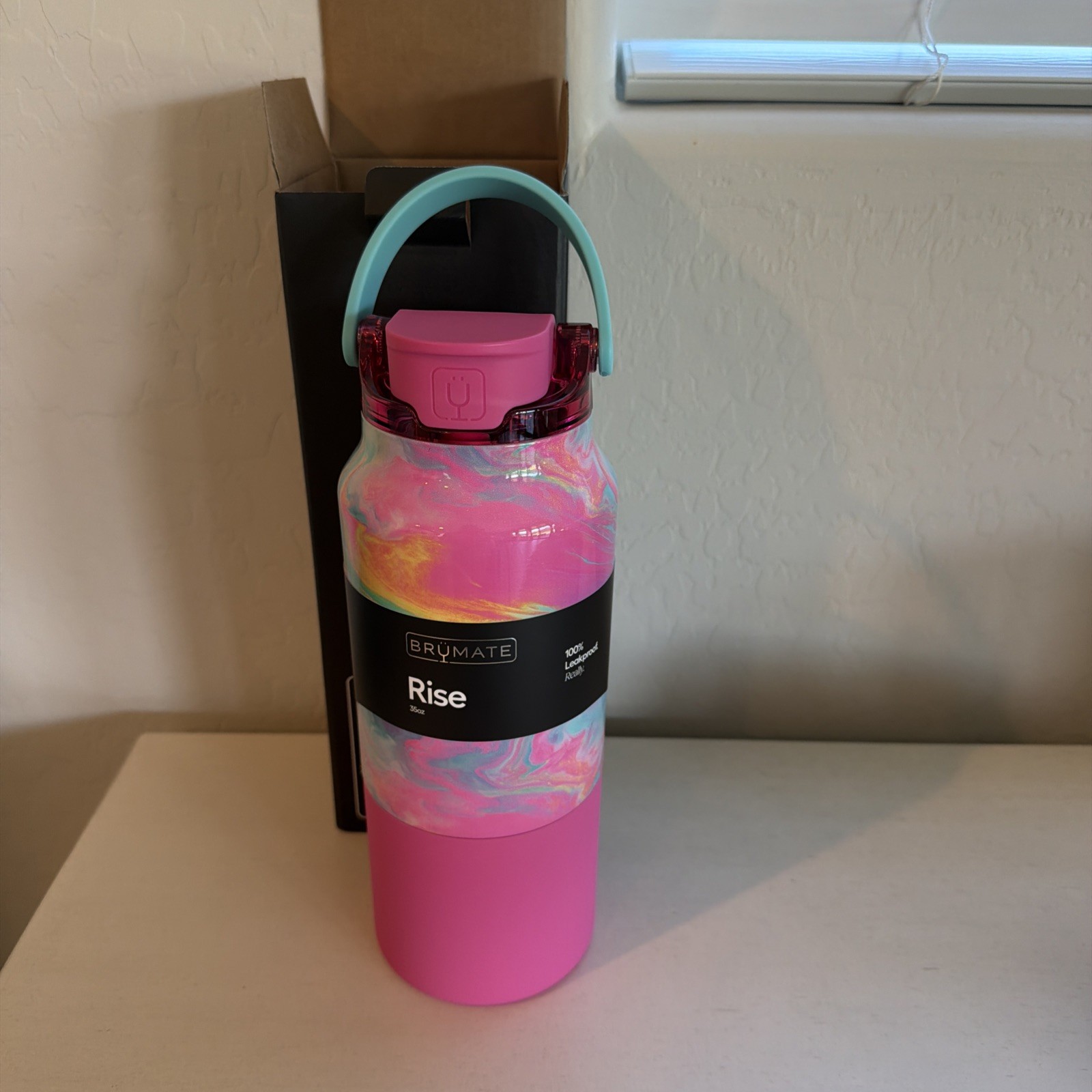 Brumate Rainbow Rise 35oz New In Box!!! gallery