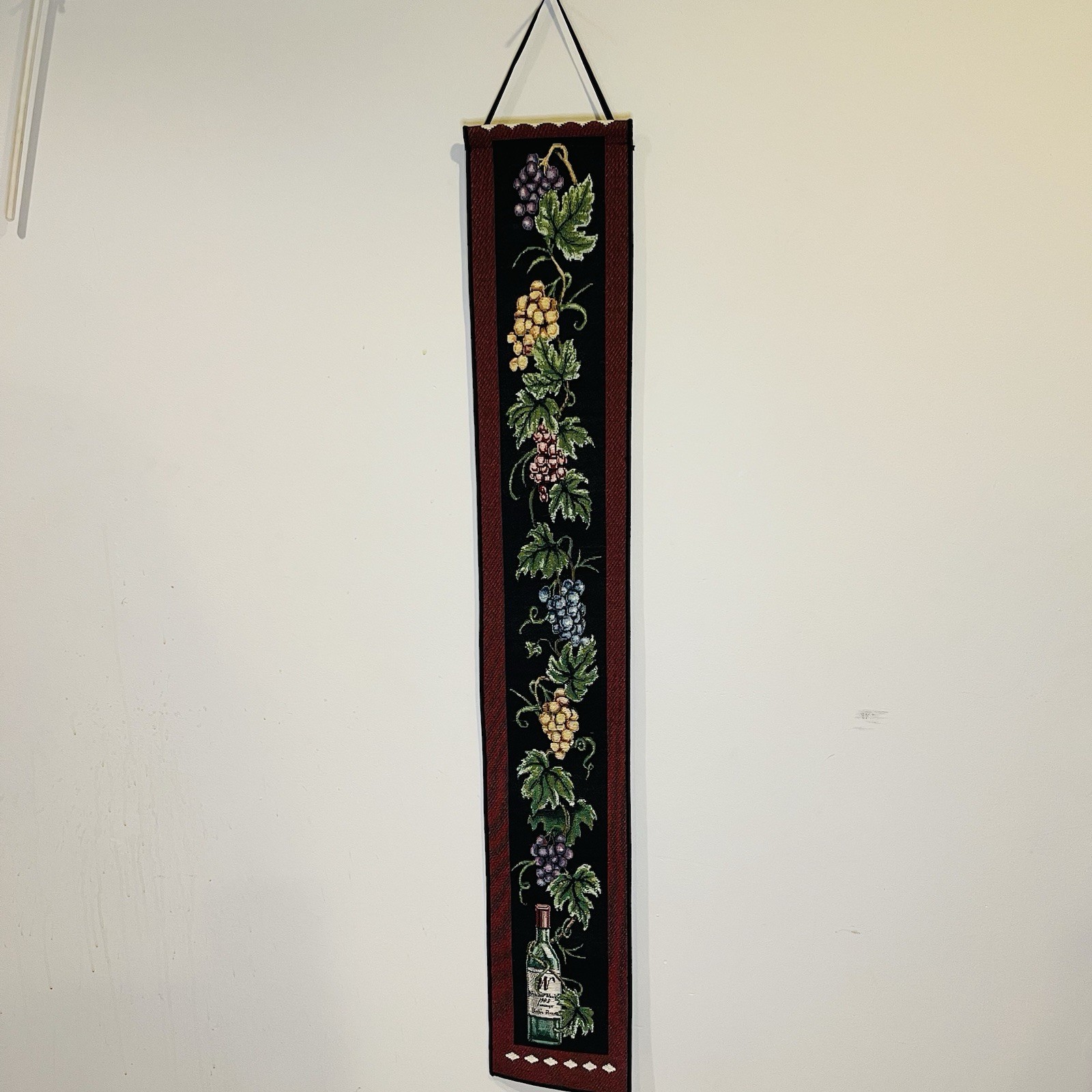 Hanging Wine Tapestry - New- Heavy Tapestry Black With Maroon Trim Grapes &wine gallery