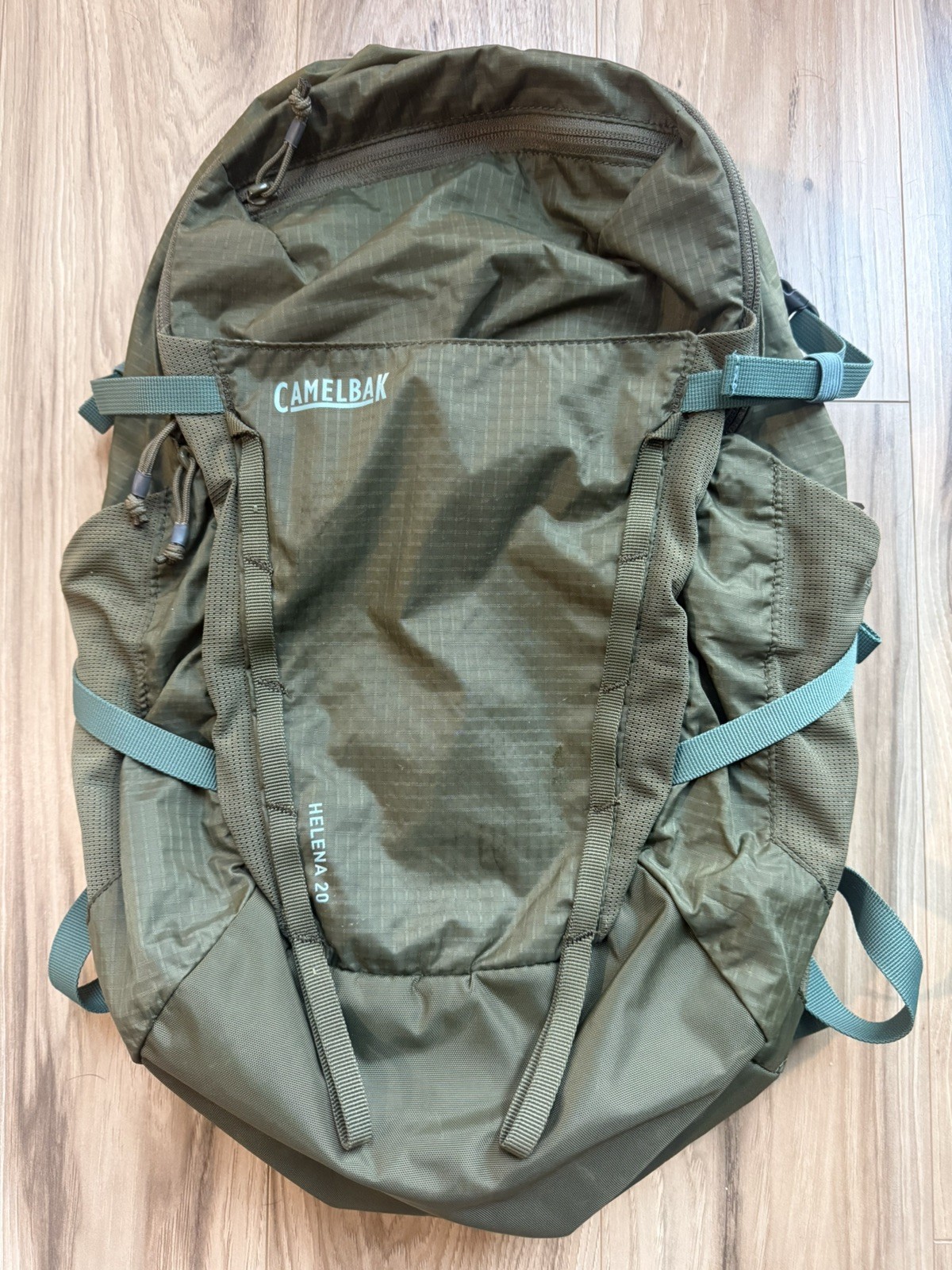 CamelBak Women’s Helena 20 Hydration Pack