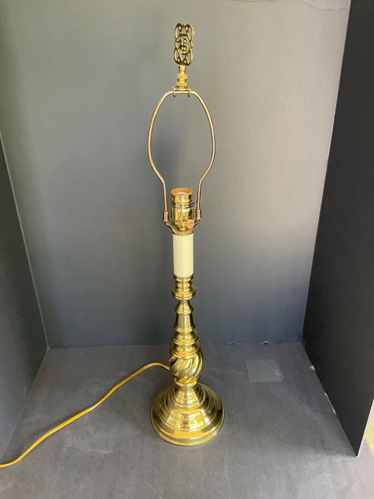 VIRGINIA METALCRAFTERS Historic Charleston Brass Lamp gallery