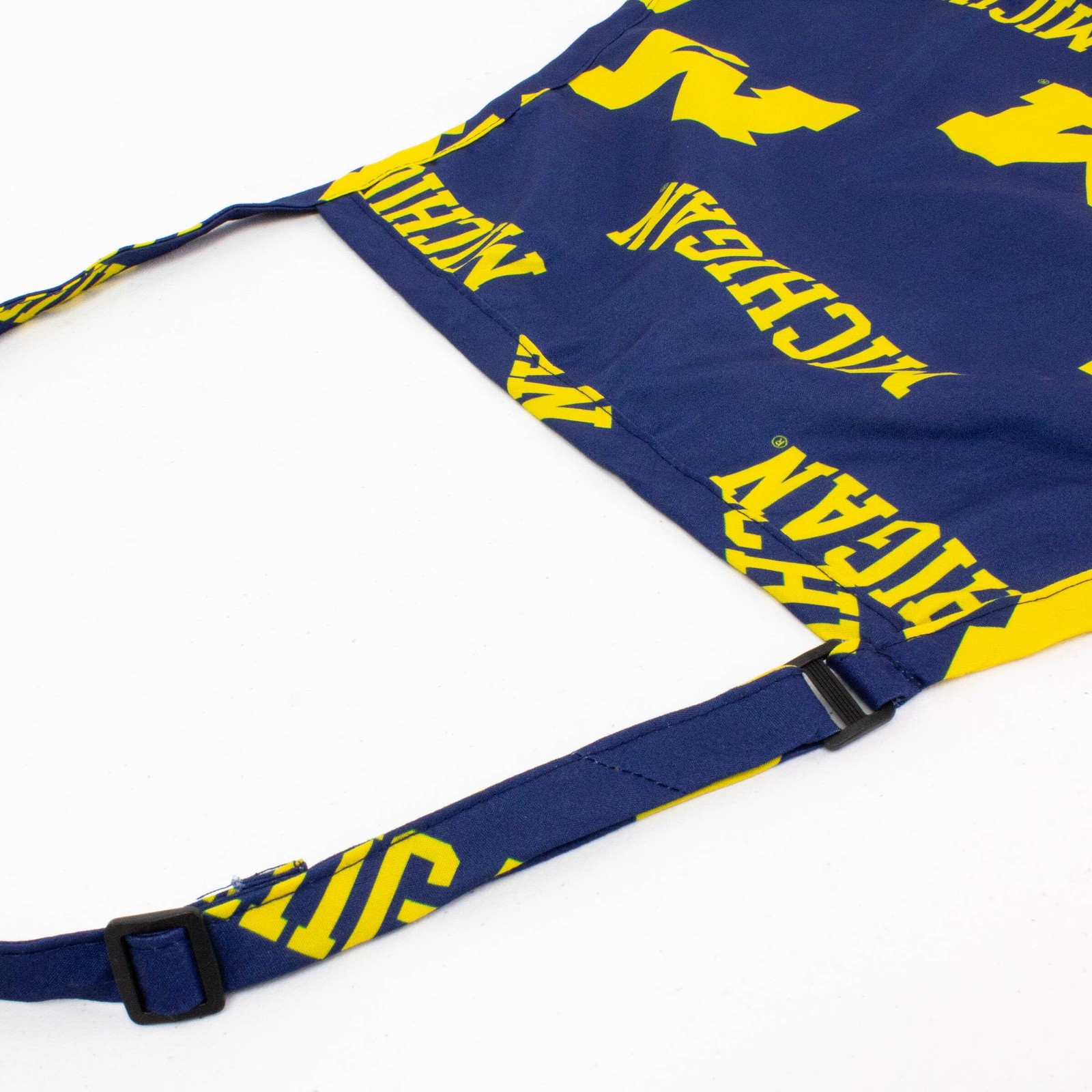 College Covers Everything Comfy Michigan Wolverines Tailgating Or Grilling gallery