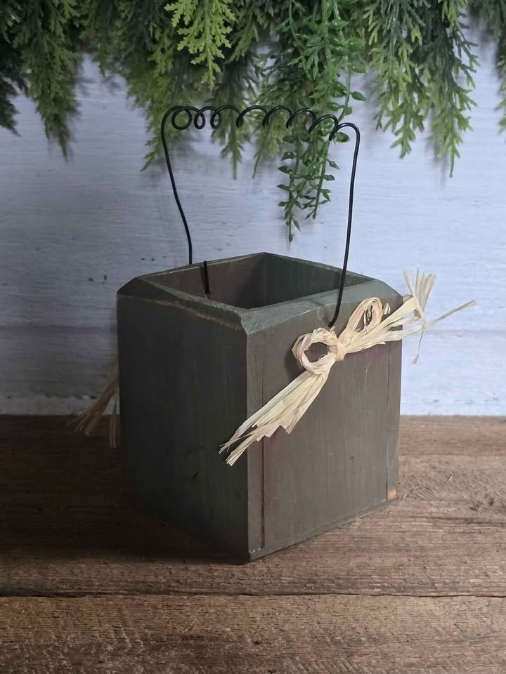 Primitive Green Brown Distressed Wood Star Cutout Candle Holder Farmhouse Decor gallery