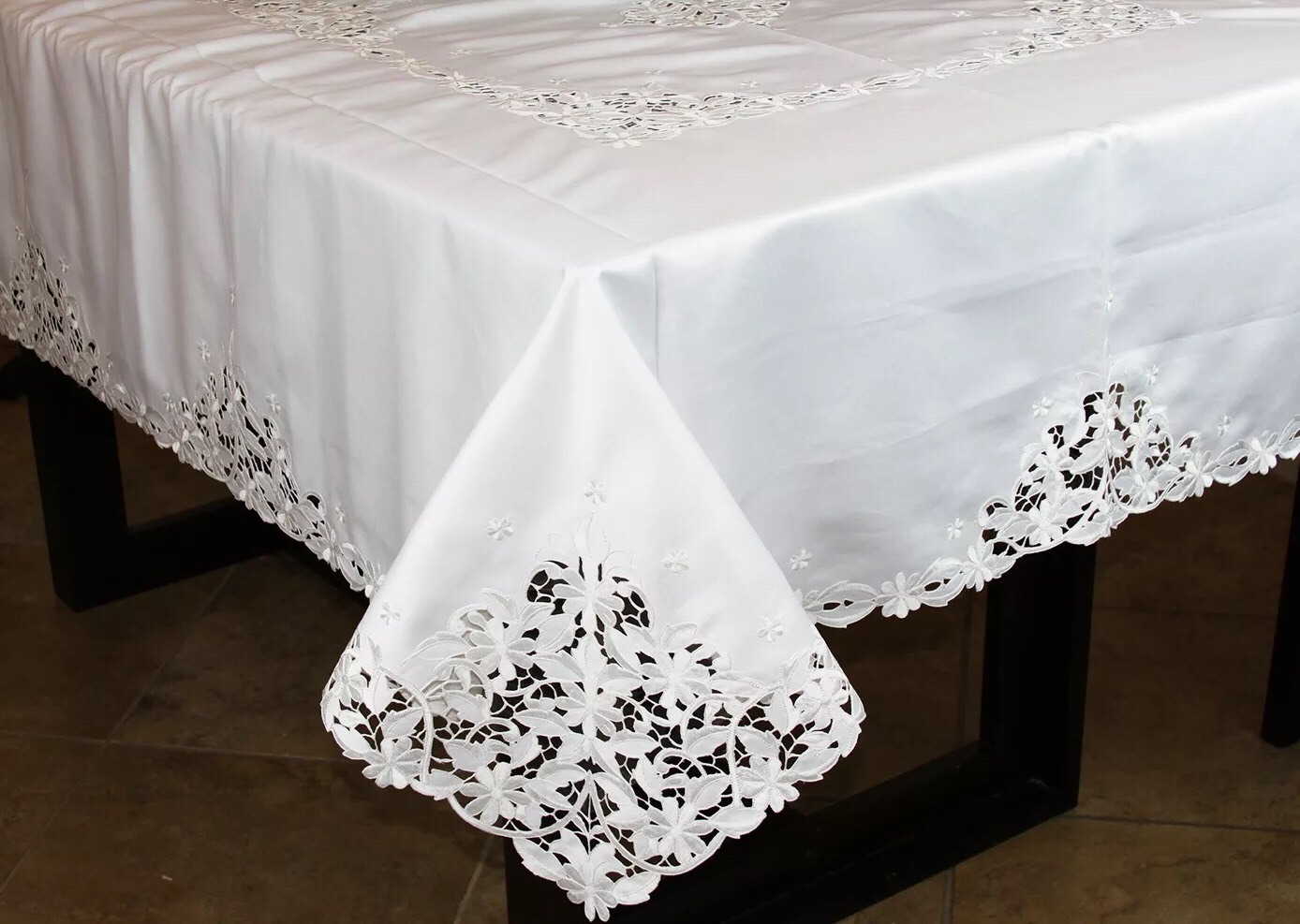Solid White 54x72" Embroidered Fabric Daisy Cutwork Rectangle Tablecloth Wedding gallery