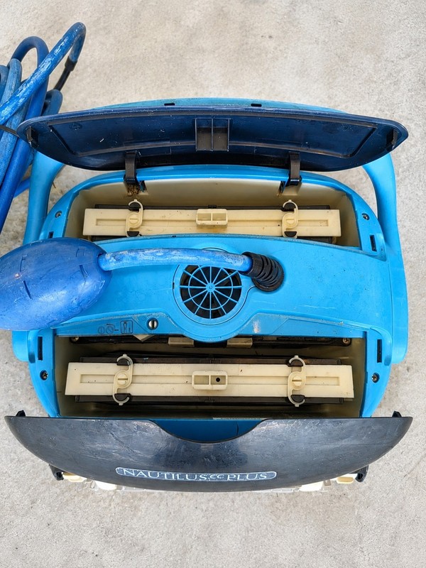 Dolphin Nautilus CC Plus Robotic Pool Cleaner w/ Tested Power Supply - For Parts gallery