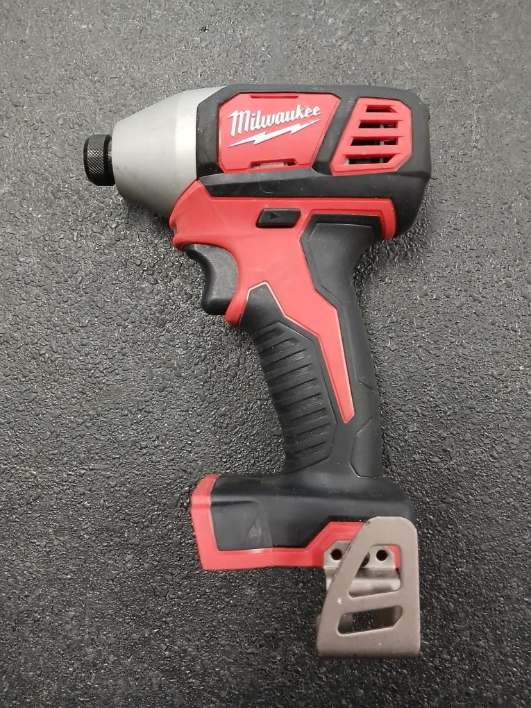 MILWAUKEE TOOLS 2656-20 - IMPACT DRIVER (P11033333) gallery