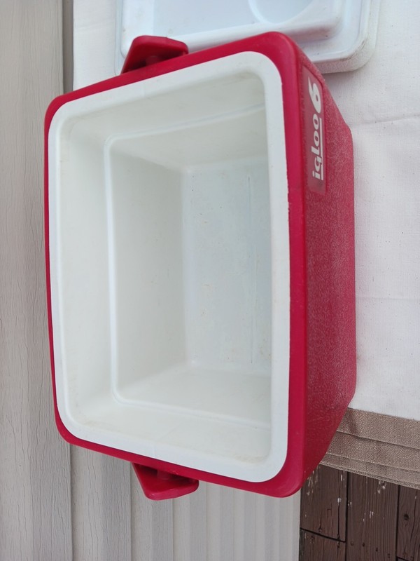 Igloo Personal 6 Cooler gallery