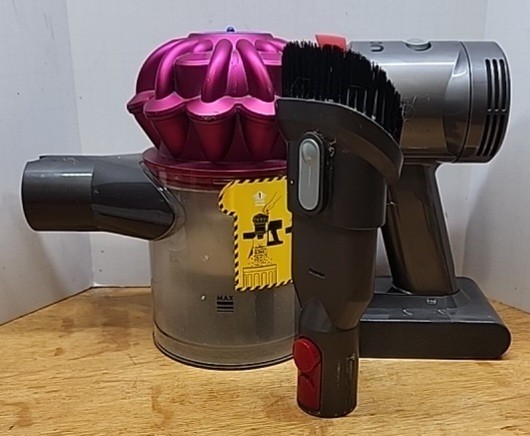 Dyson V7 Vacuum Body Motorhead Unit w/ Battery for Parts or Repair Only gallery
