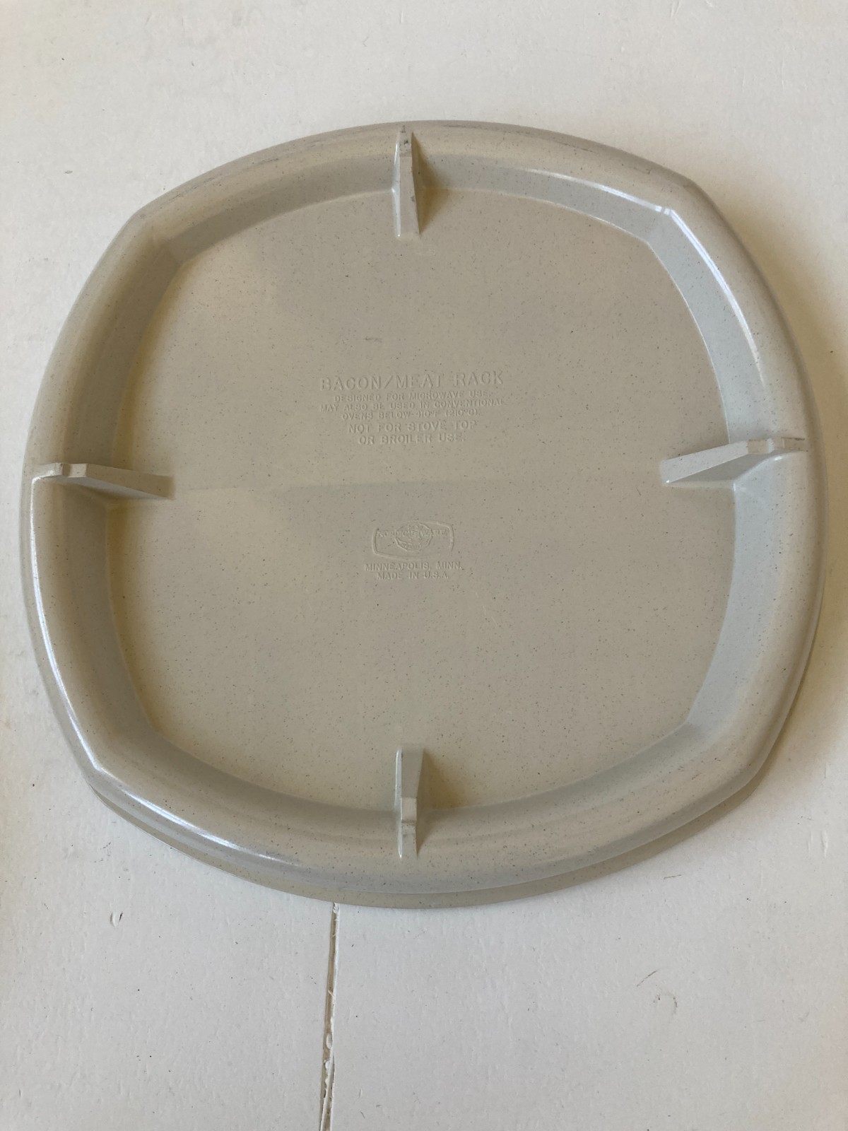 Nordic Ware Microwave Bacon/Meat Rack/Tray Melamine 11 7/8" X 11 7/8" VTG USA gallery