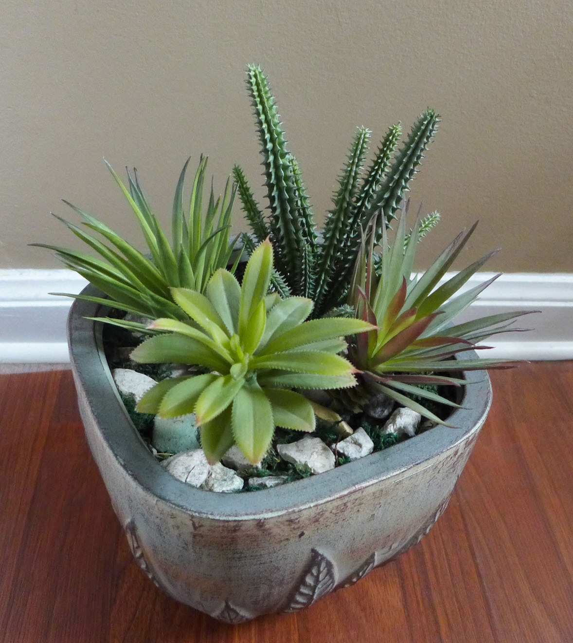4 Mix Artificial Grass Plastic Succulents Plants Cactus and Agaves gallery