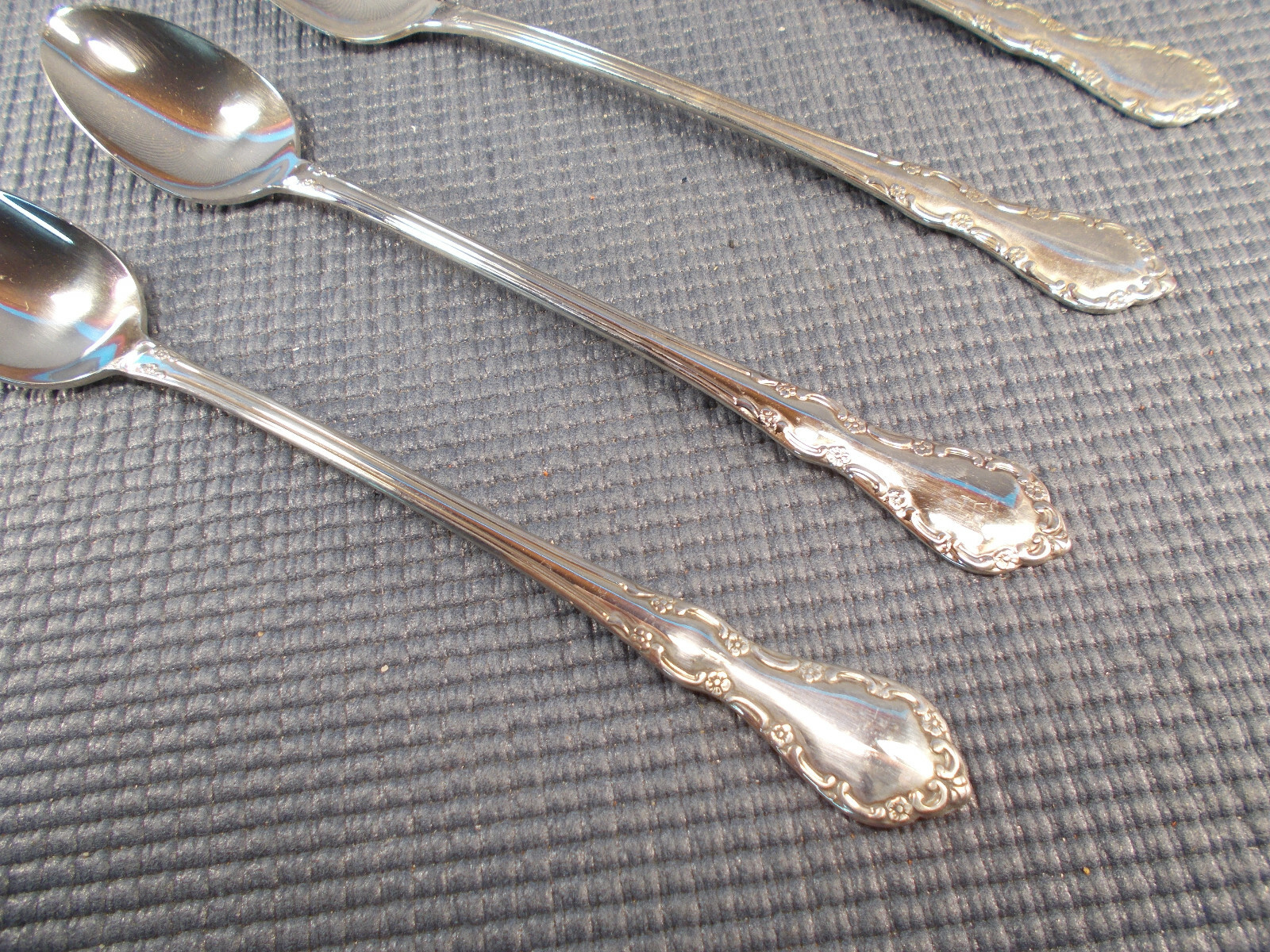 Oneida Stainless Flatware Mansion Hall Pattern 4 Iced Teaspoons 7 5/8" gallery