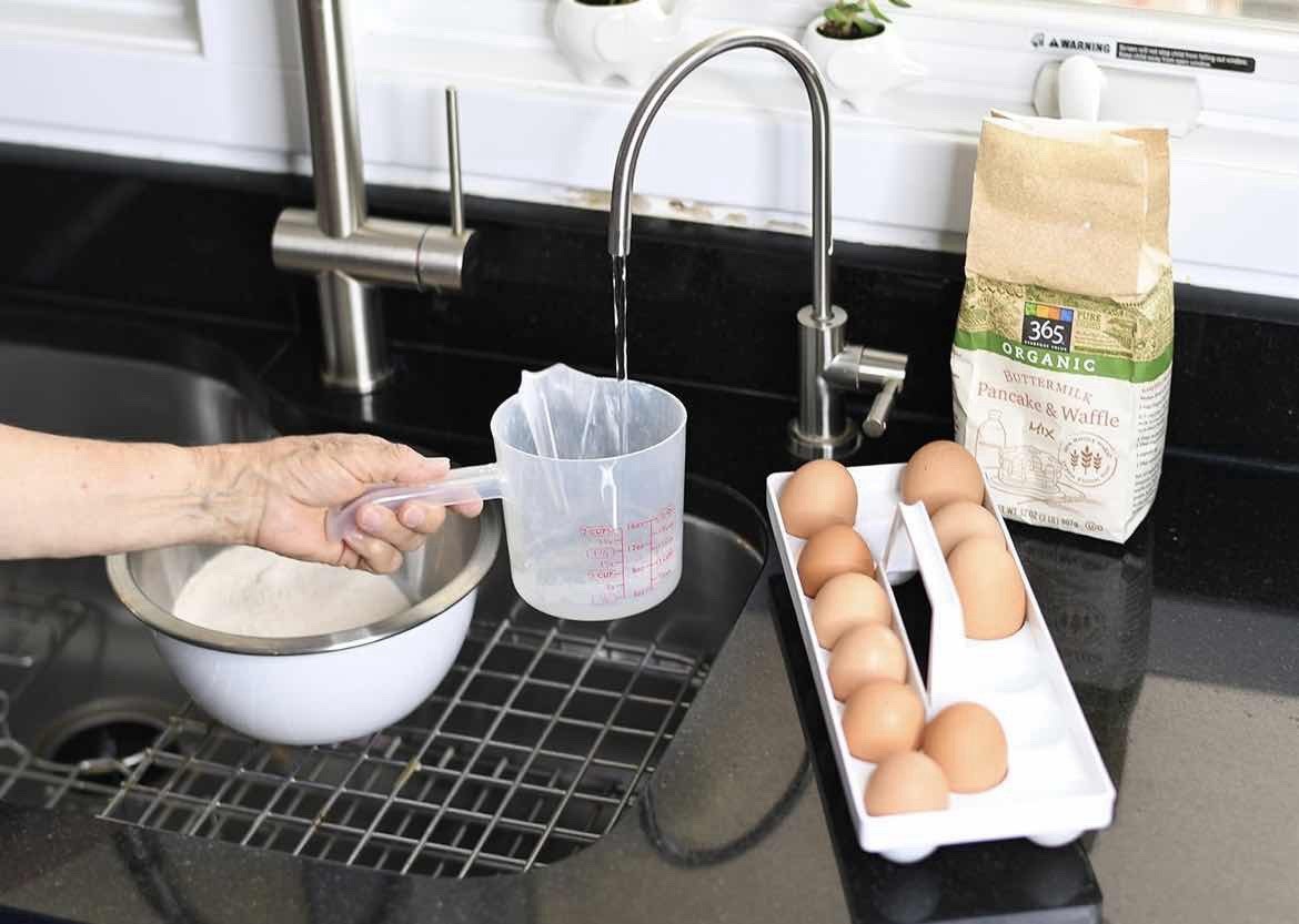 2 CUP MICROWAVABLE MEASURING CUP PERFECT FOR MELTING CHOCOLATE OR BOILING WATER gallery