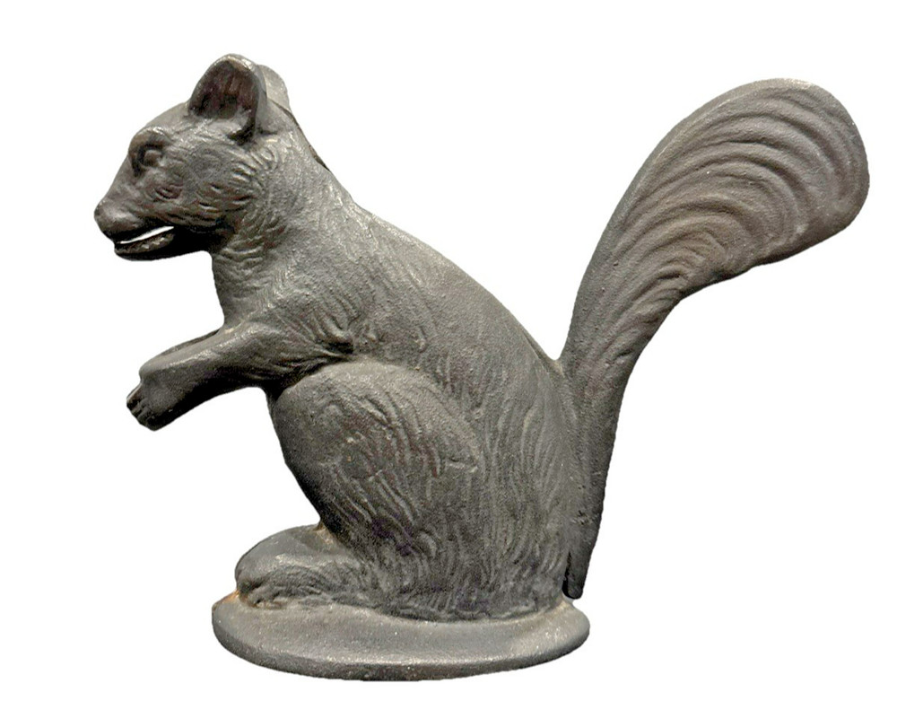 Cast Iron Squirrel Nutcracker Farmhouse Rustic Decor Vintage 2.6 lbs 5" x 7 1/2"