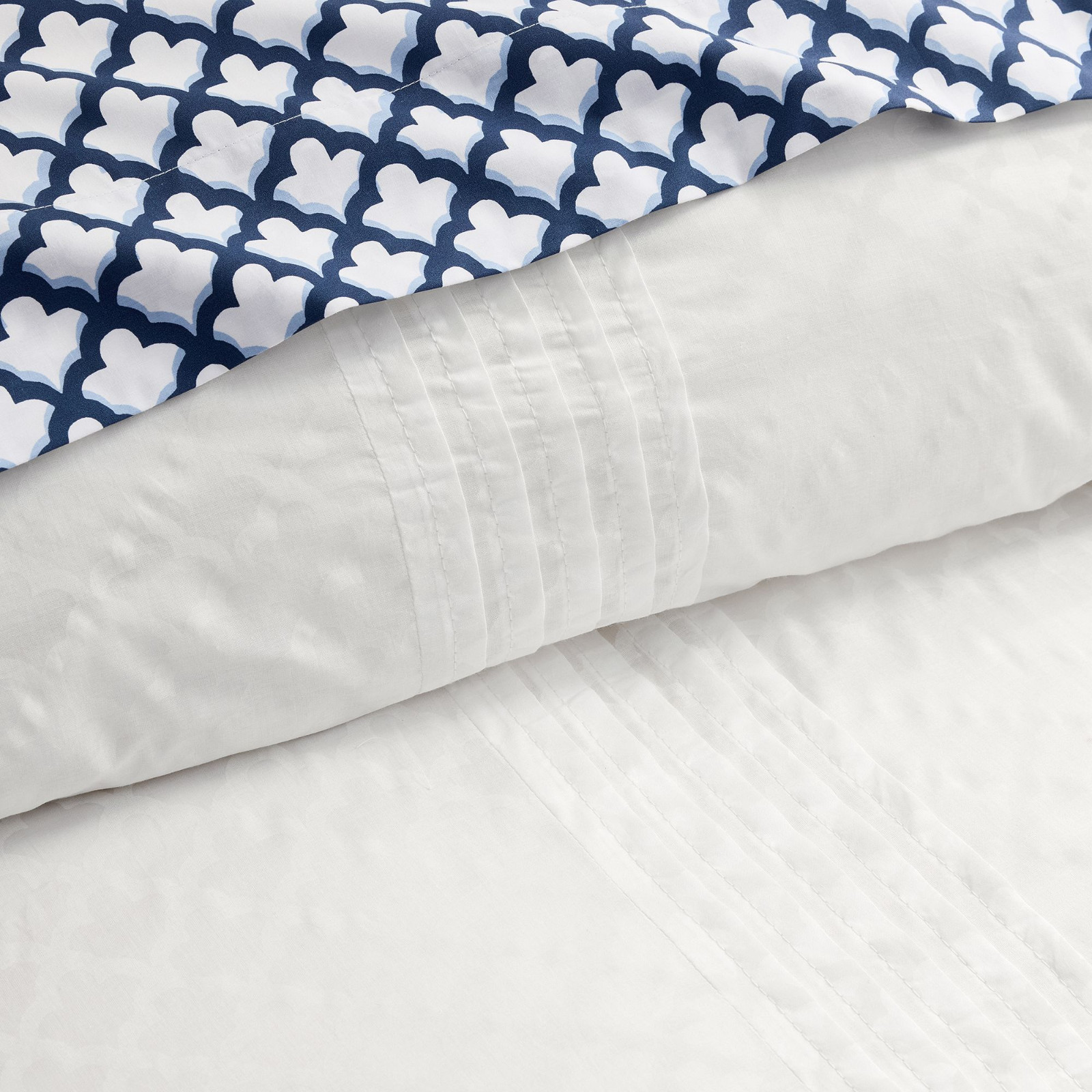 Best Seller Pottery Barn Roller Rabbit Pleated Duvet Cover Twin/Twin XL gallery