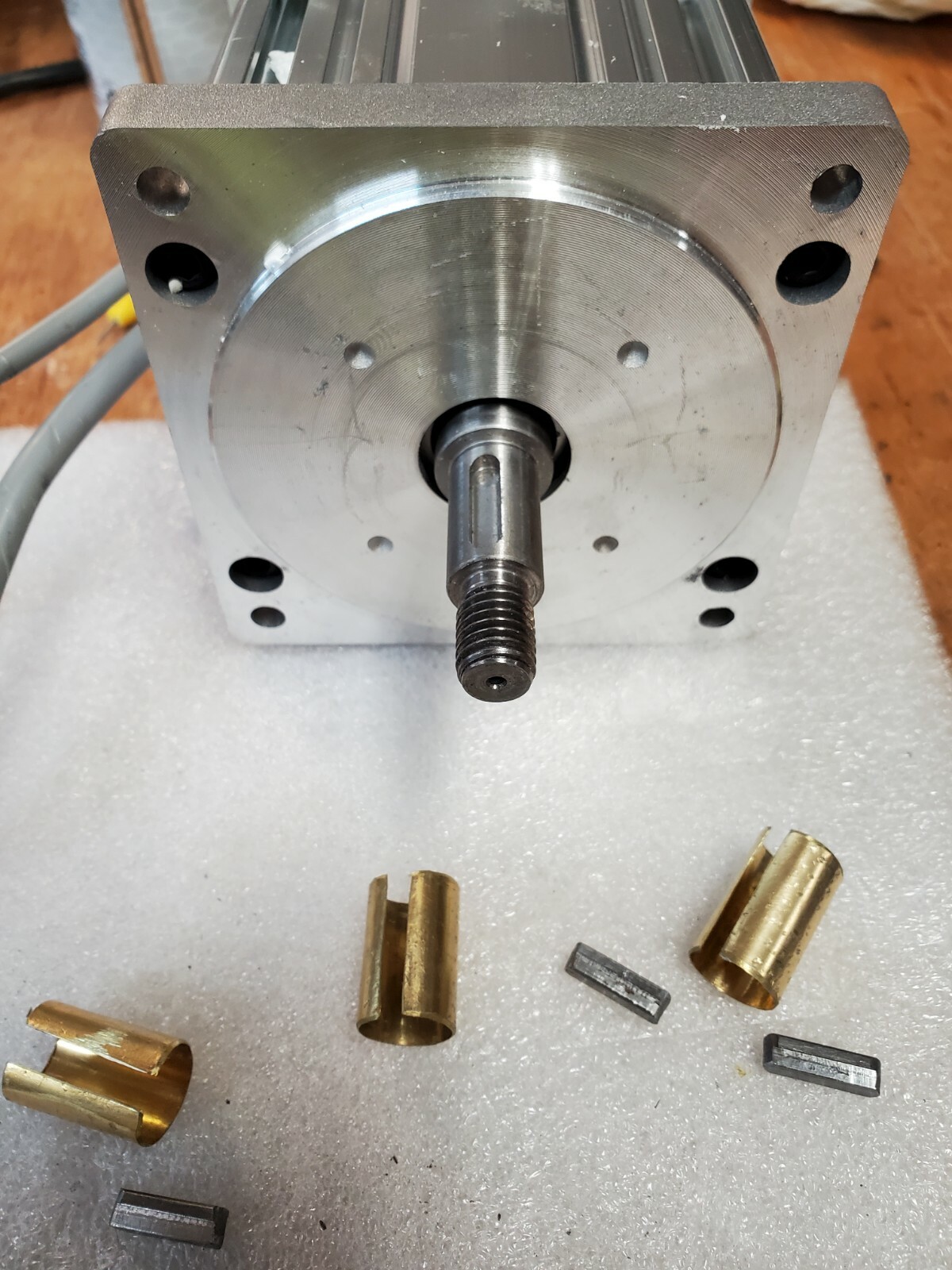 15 mm to 5/8" Shaft Adapter Bore Reducer Sleeve Bushing with 5 mm to 3/16" Key gallery