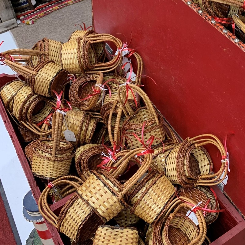 Multi Avail: Nesting Heart Woven Wicker 3-Basket Set Small Mini Gift with Handle gallery