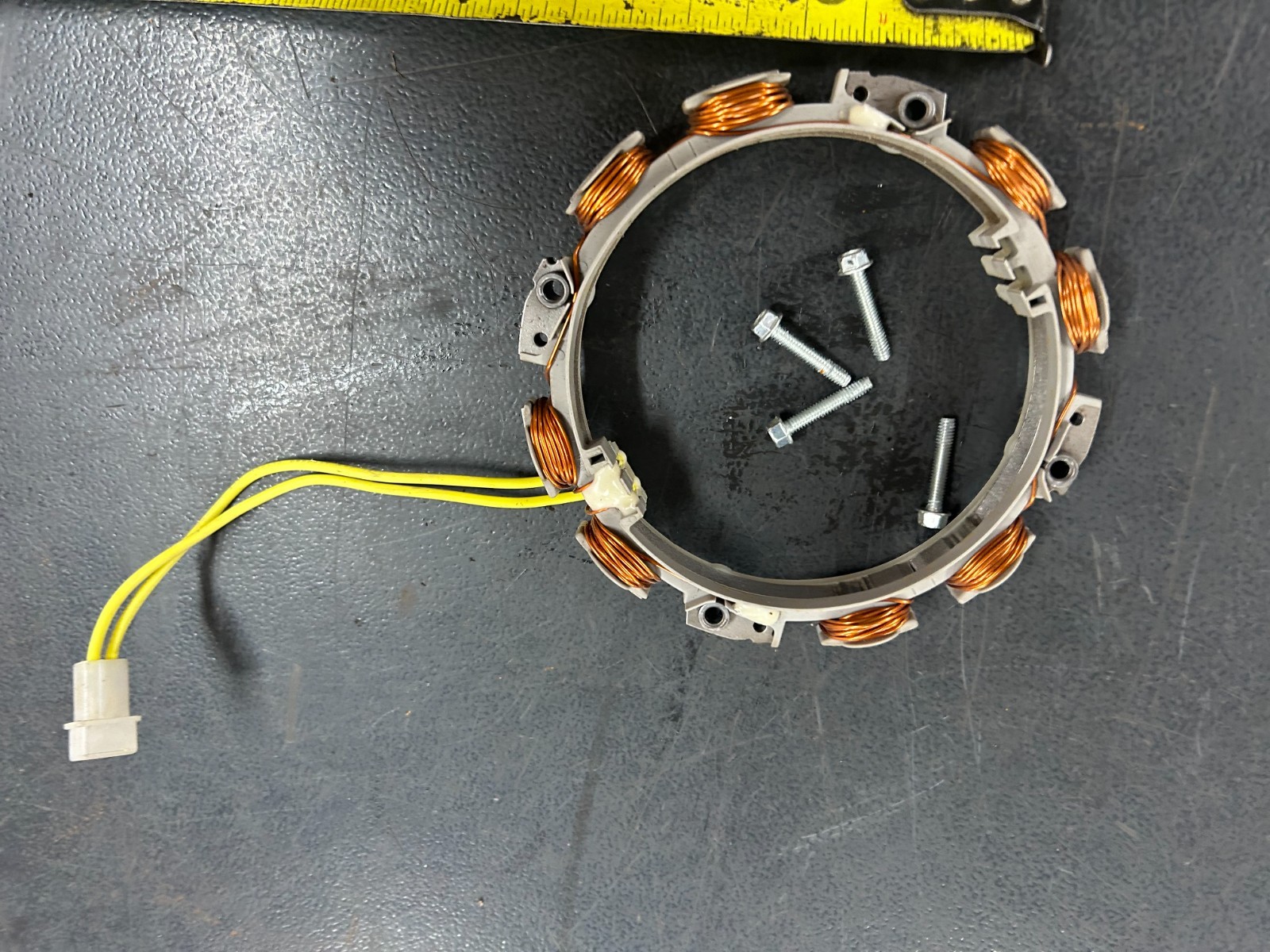 24HP Briggs & Stratton 44U877 0031-G1 stator #592830 gallery