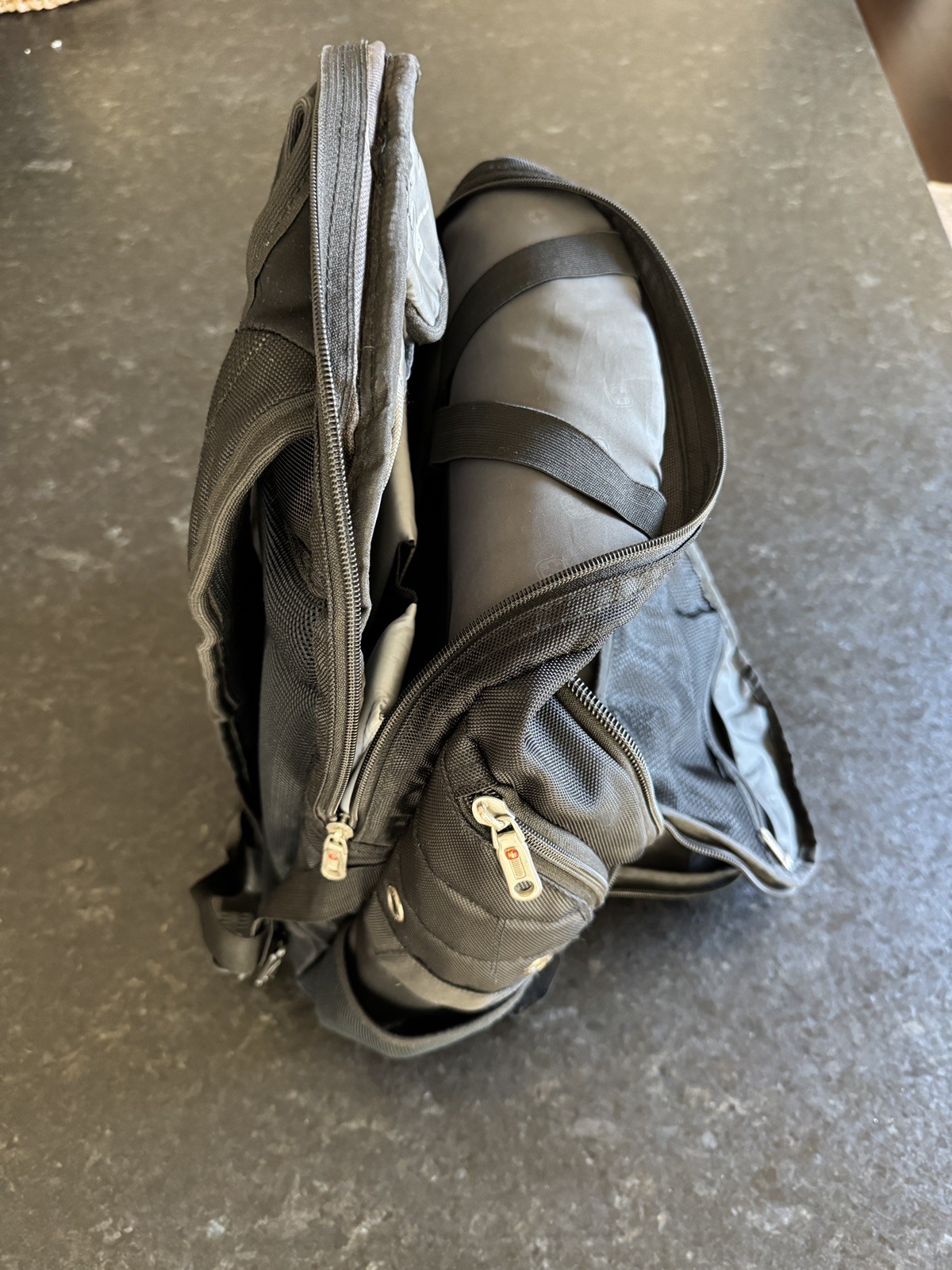Swiss Gear 1900 Scan Smart Laptop Backpack Black Durable Pockets 3