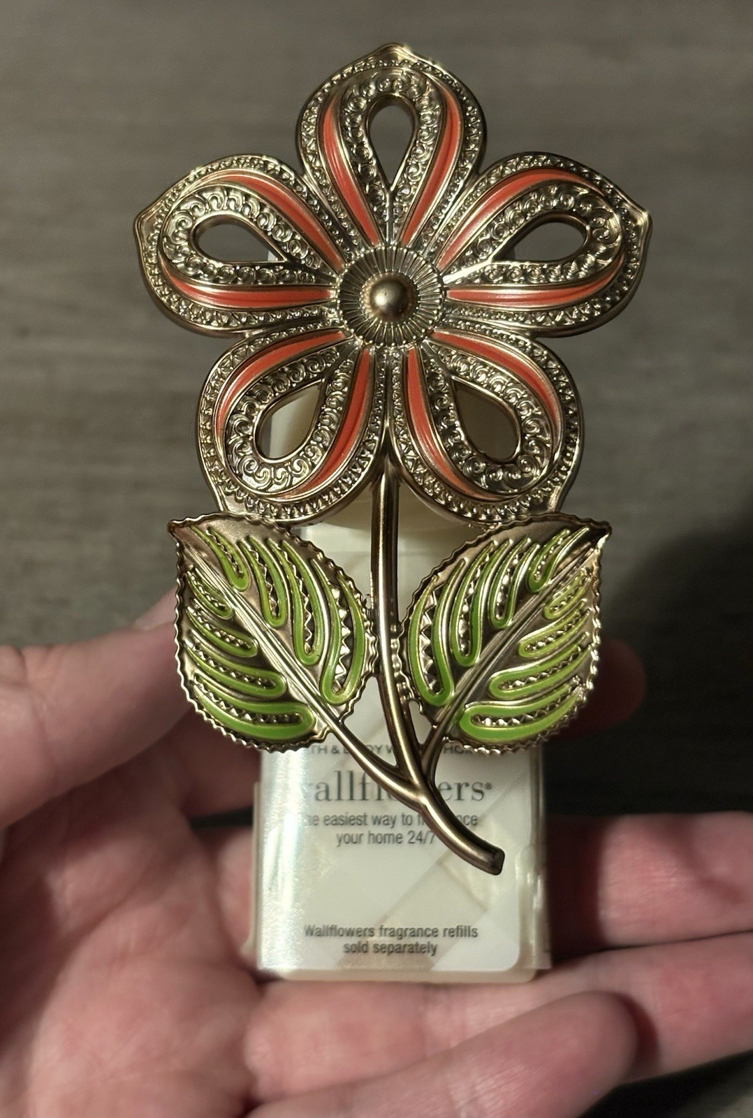 Bath & Body Works Silver & Red Flower Wallflowers Plug In New RARE gallery