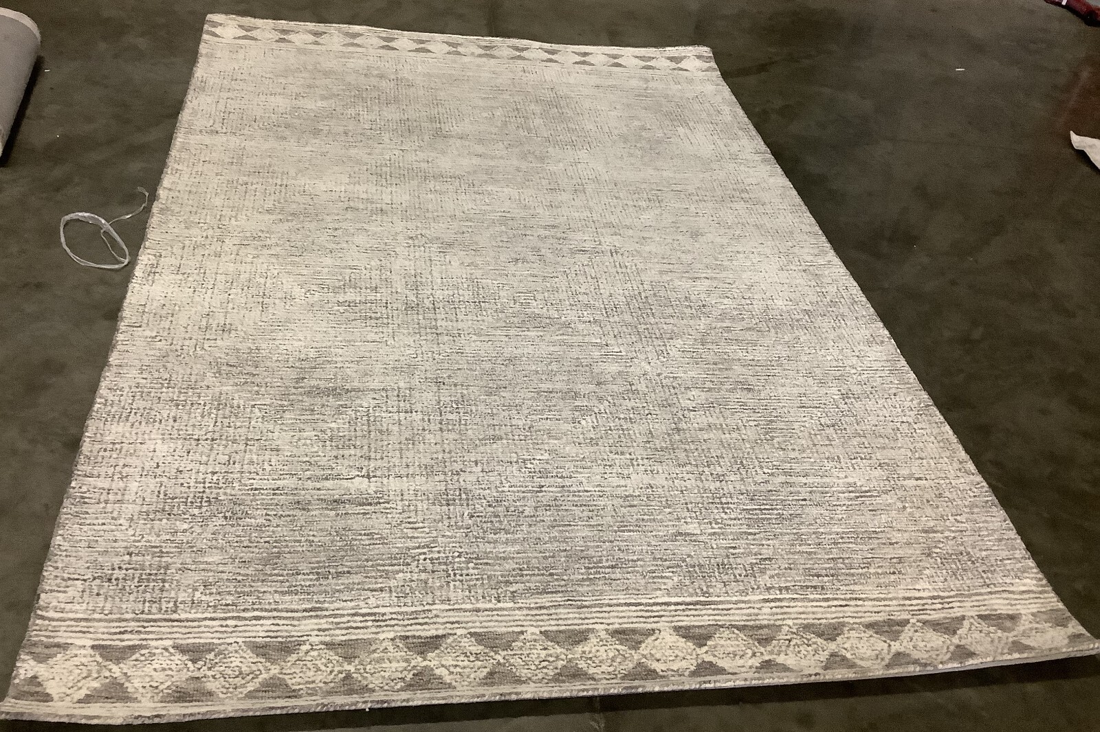 IVORY / GREY 6' X 9' Back Stain Rug, Reduced Price 1172665764 ABT349F-6 gallery