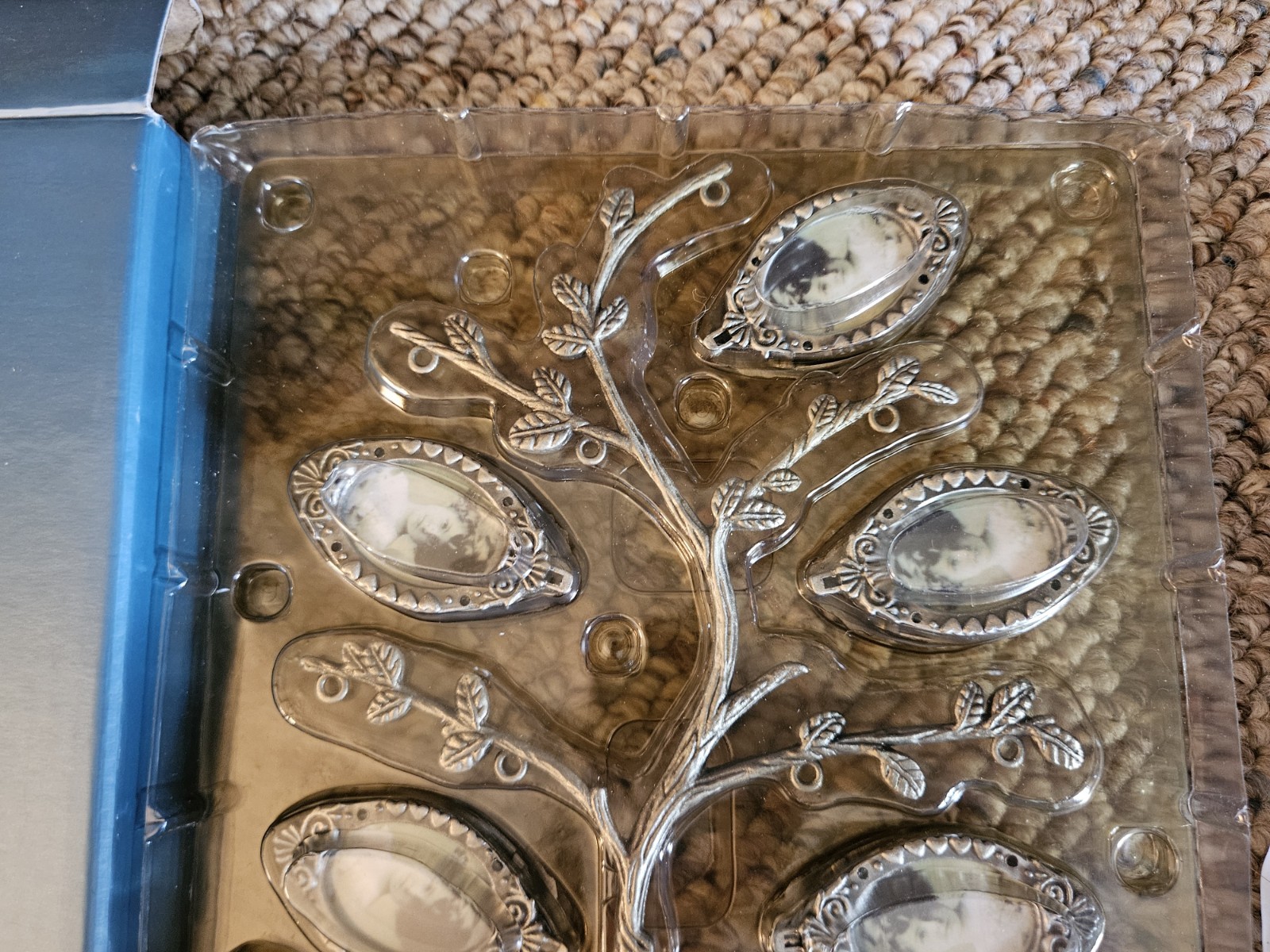 Avon 2005 Precious Memories Frame Tree gallery