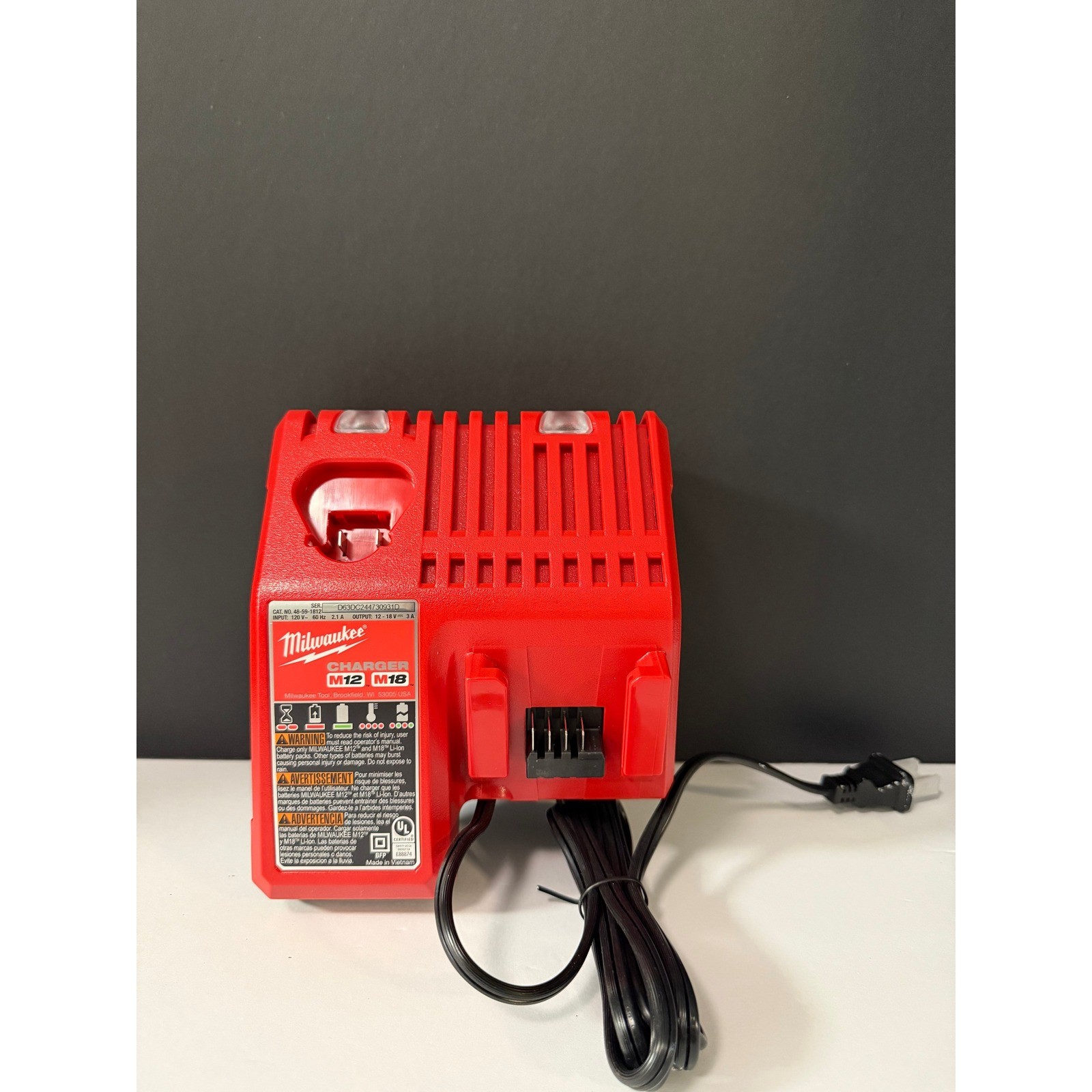 Milwaukee M12 M18 Multi-Voltage Battery Charger Lithium-Ion Red gallery