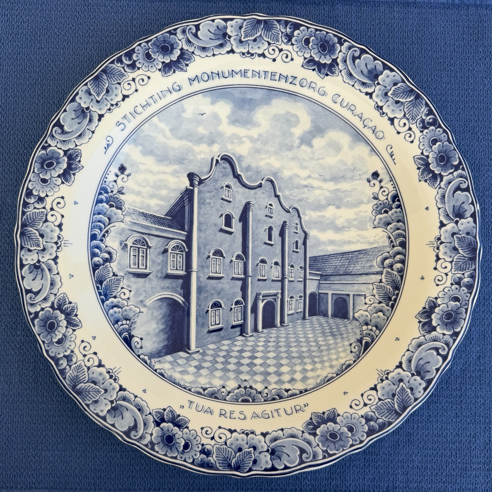 DEFECTIVE Large Porcelain Charger Curacao Jewish Synagogue Plate Decorat G3D gallery