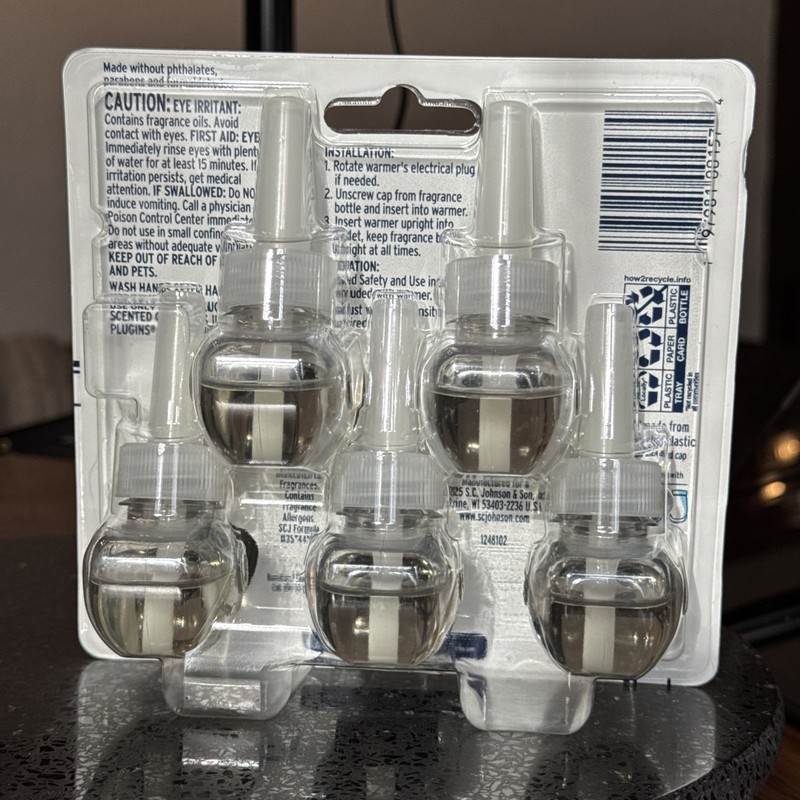 NIP-Glade PlugIns LE Scented Oil Refills–Embers & Sandalwood–5 Count Pack! gallery