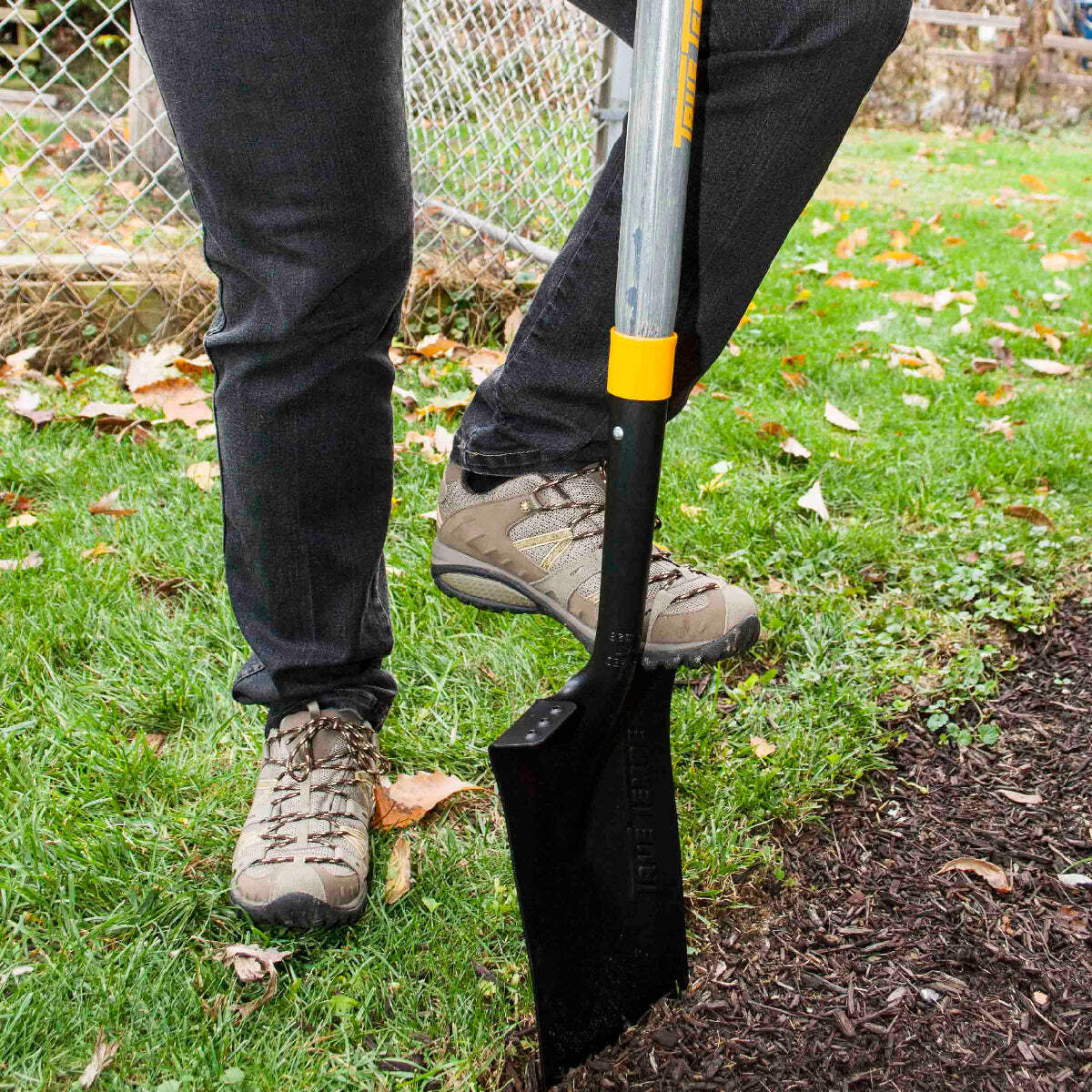 True Temper 2540800 Border Spade with Comfort Step and D-Grip on Hardwood Handle gallery