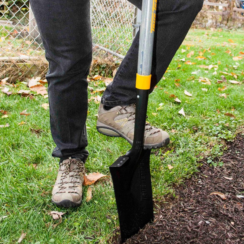 True Temper 2540800 Border Spade with Comfort Step and D-Grip on Hardwood Handle gallery