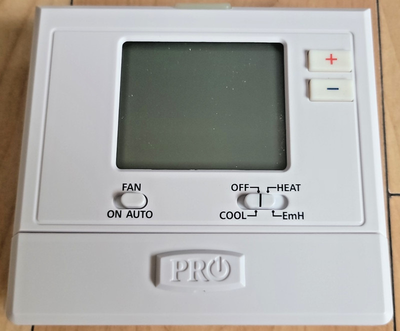 Pro1 T721 Digital Thermostat Non-Programmable 2 Heat 1 Cool Heat Pump - NEW READ gallery