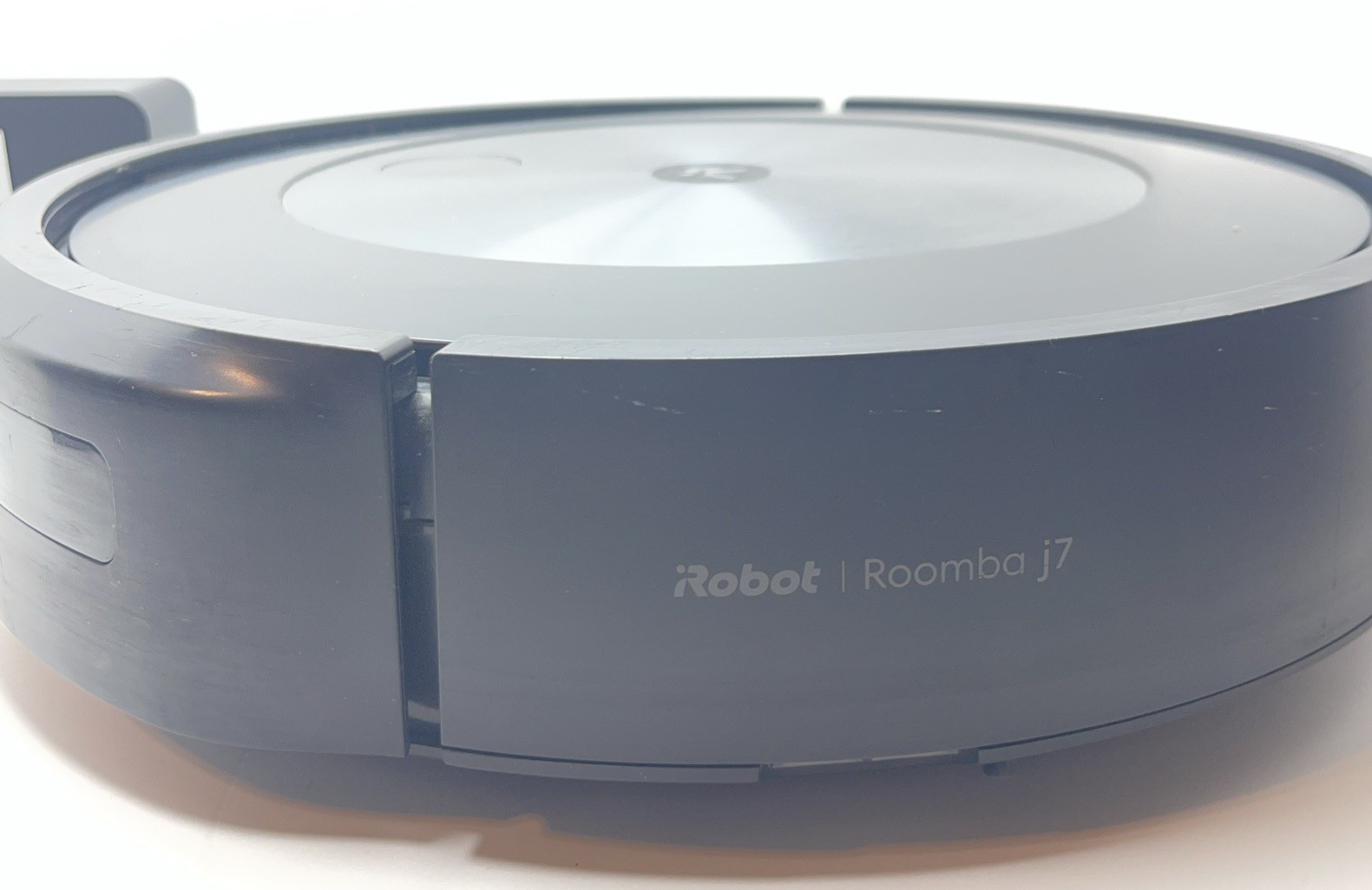 iRobot Roomba j7 Robotic Vacuum Cleaner 7150 WiFi Connected Graphite gallery