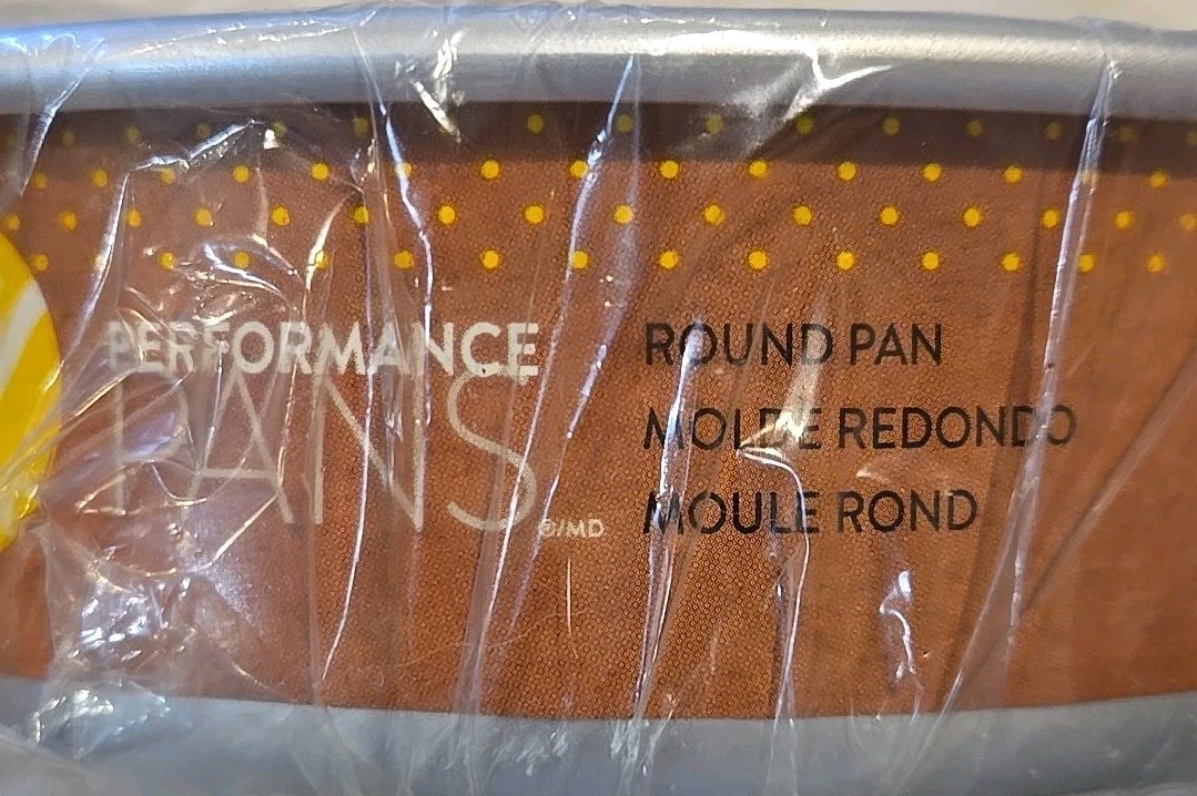 Wilton Cake Pan Performance Round 6x2" New In Package Aluminum (23) gallery