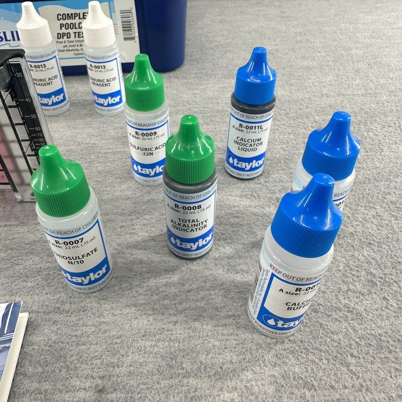 LESLIE'S / TAYLOR - Complete DPD Poolcare Test Kit E2012 (C) gallery