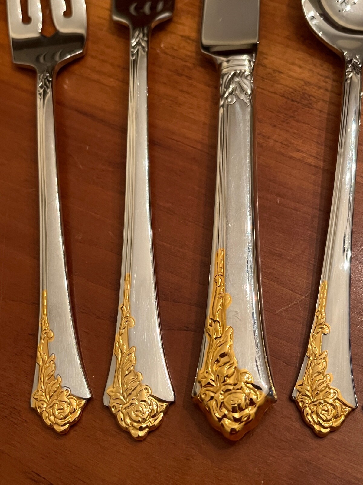 Oneida GOLDEN DAMASK ROSE Heirloom Stainless Flatware - Choice gallery