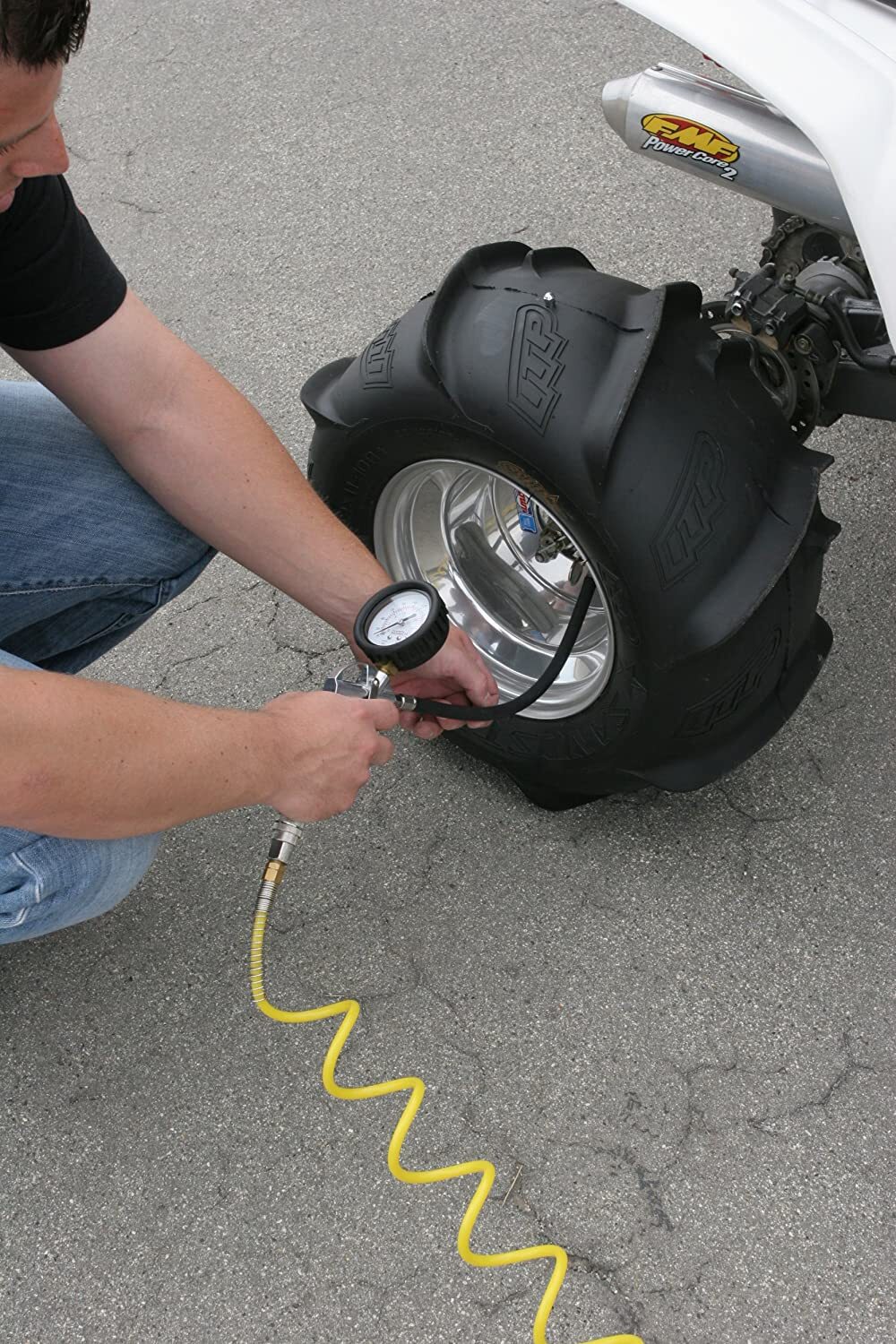 Viair 30033 300P Portable Compressor Kit (12V, 33% Duty, 150 PSI, 30 Min.) gallery