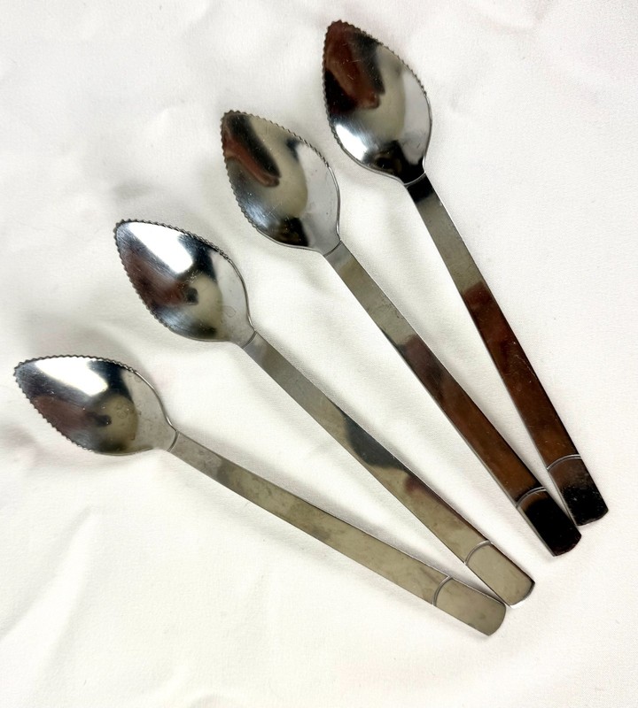 4 Serrated Grapefruit Spoons Stainless Steel Fruit 7 inches Excellent gallery