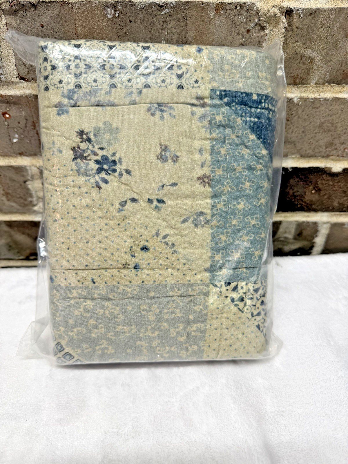 1 POTTERY BARN ELLIS REVERSIBLE QUILTED SHAM EURO SIZE BLUE MULTI PATCHWORK NEW gallery