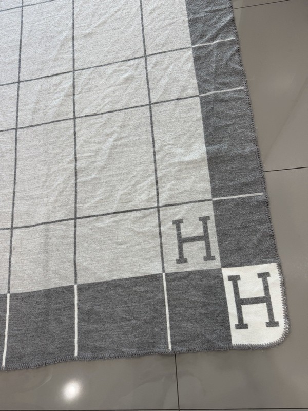 Hermes Wool Sofa Blanket Throw "H" Logo Grey White 52x65" gallery