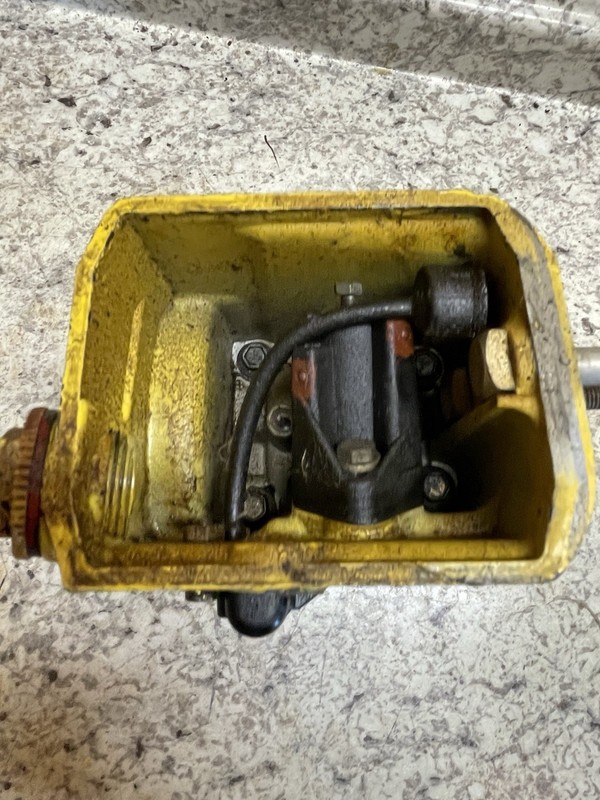 OEM Vintage McCulloch Chainsaw Engine, Untested, Unknown Model, Spins Freely gallery