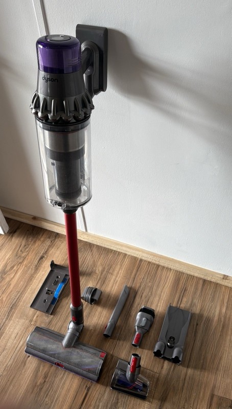 Dyson V11 Outsize Cordless Stick Vacuum Nickel Red LCD Extra Large Bin gallery