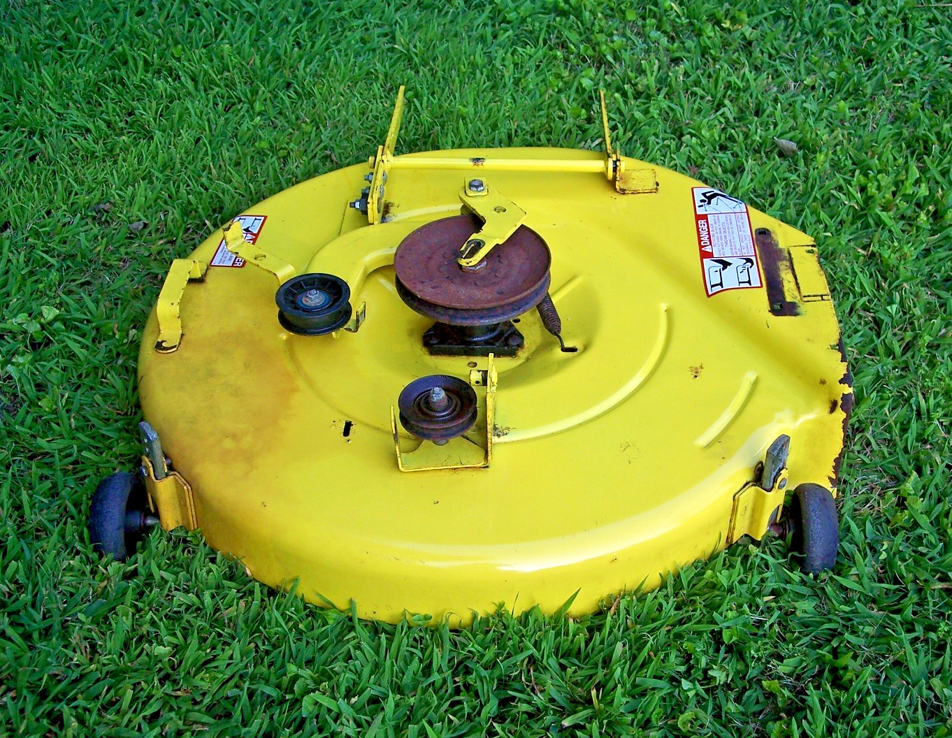 John Deere Riding Mower RX75 30" Mower Deck AM103638 / AM102921 "IN CONNECTICUT" gallery