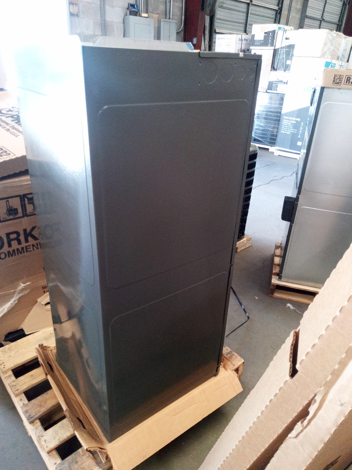 Goodman 3 TON Multi-Positional Air Handling Unit, AVPTC39C14, Scratch & Dent gallery