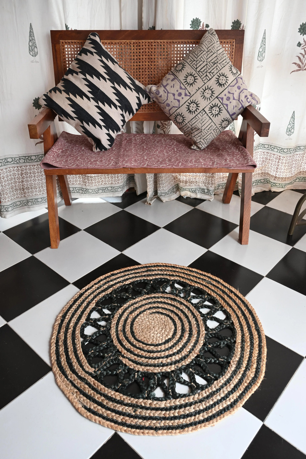 Rugmoda Jute Rug Black & Natural Braided Round 4x4 ft Living Room Area Rug gallery