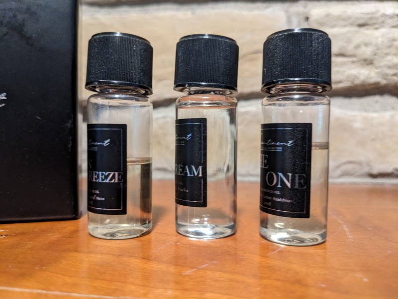 Scentiment Scent Diffuser 2 Black w/Remote with 3 Scents gallery