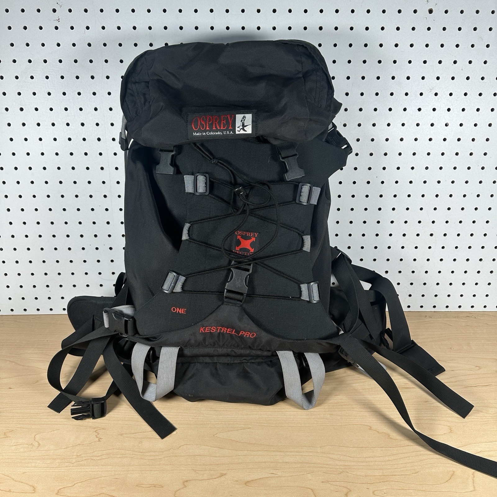 Osprey Kestrel Pro Vector Backpack 35L Black/Gray Small Nice Condition