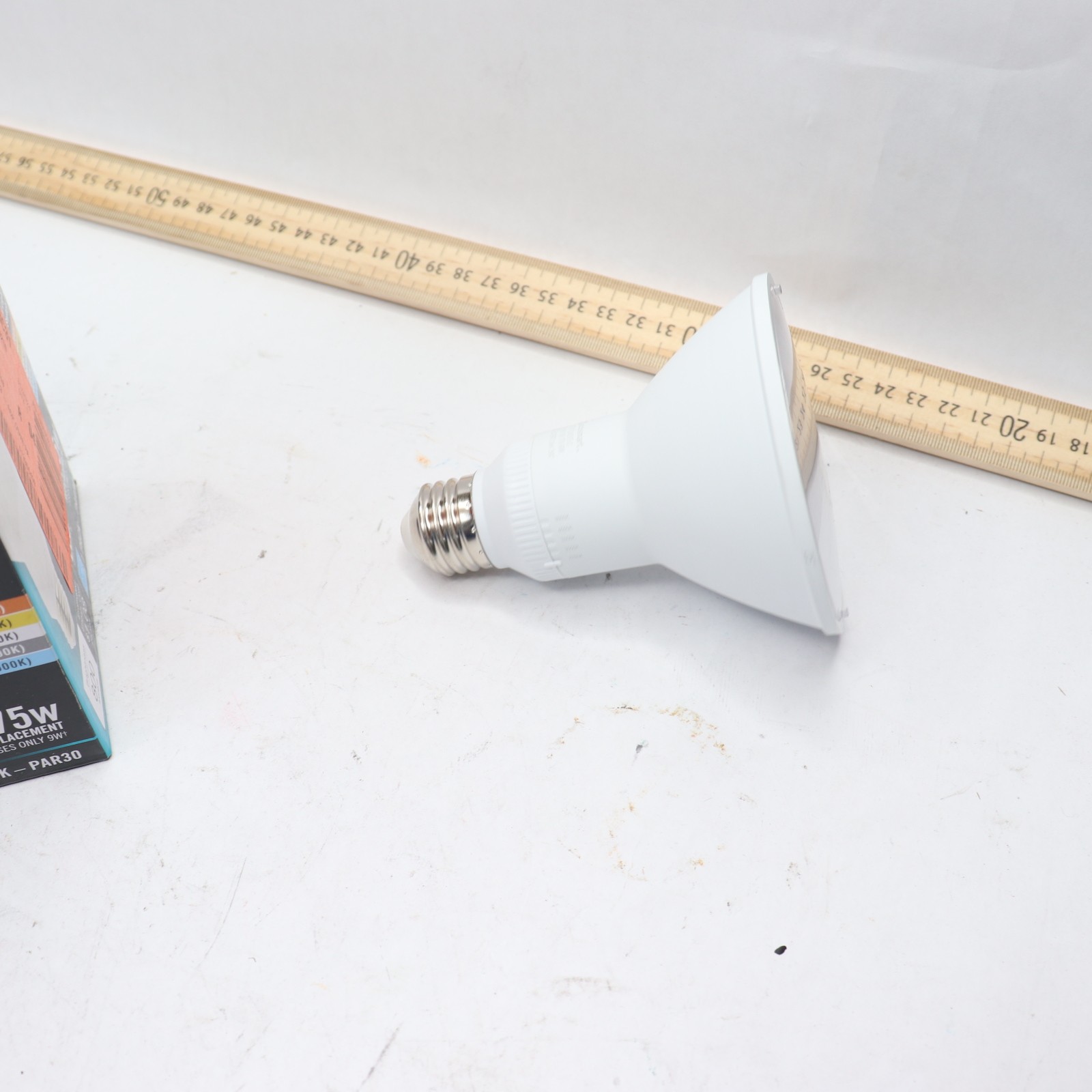 EcoSmart LED Floodlight/Spotlight Bulb Dimmable White PAR30 75W Eqv gallery