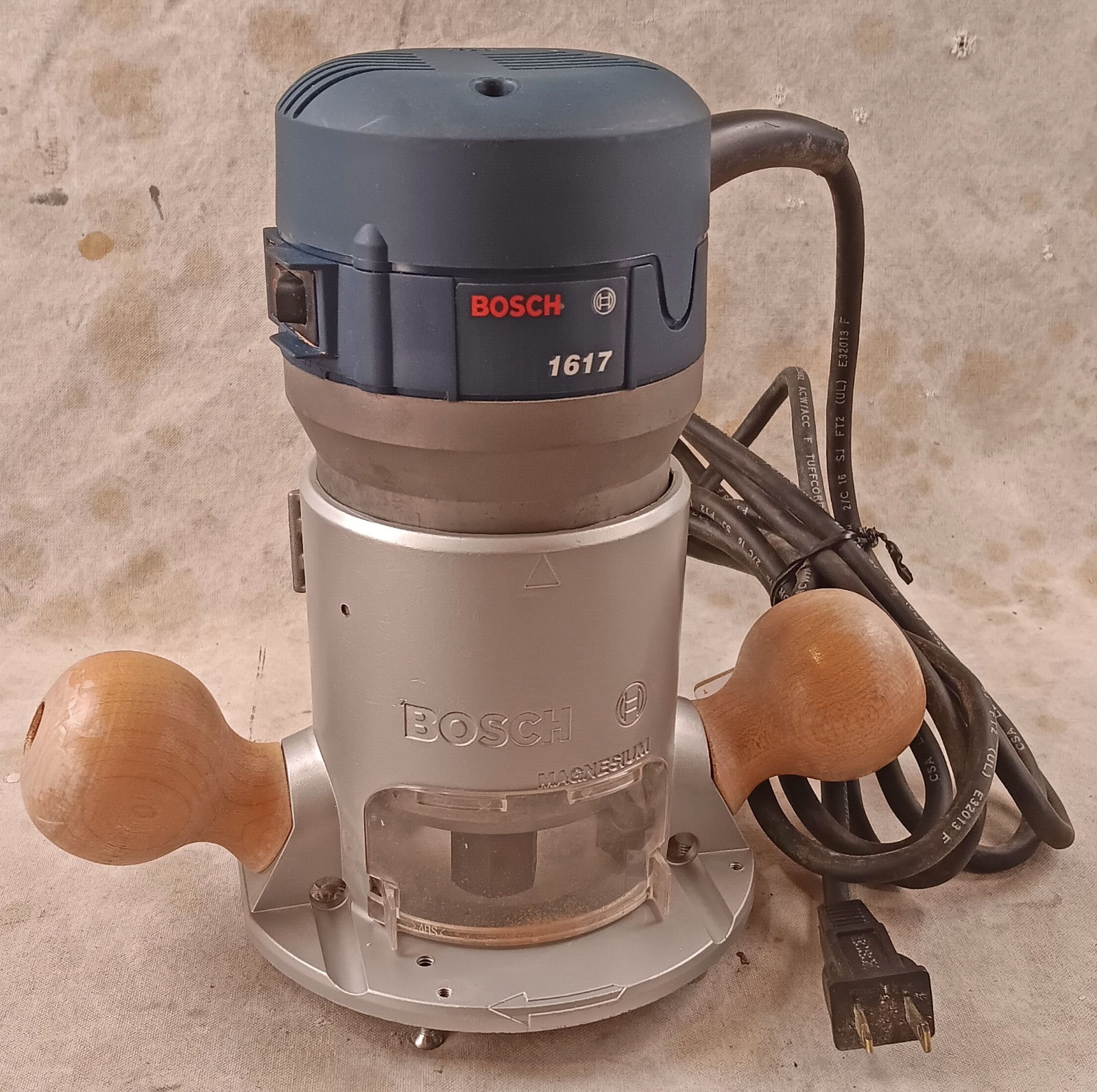 Bosch Router 1617 woodworking single speed fixed base 1/2" collet gallery