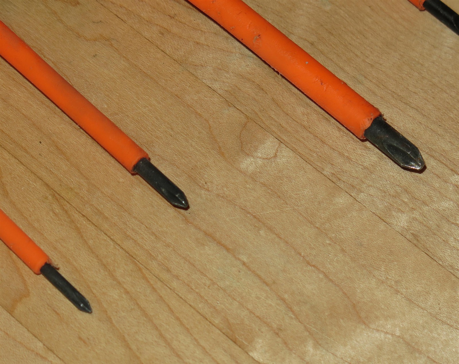 Pittsburgh 1/4" 1/8" Slotted & Philips #0 #1 #2 Insulated Screwdrivers 5-Pieces gallery
