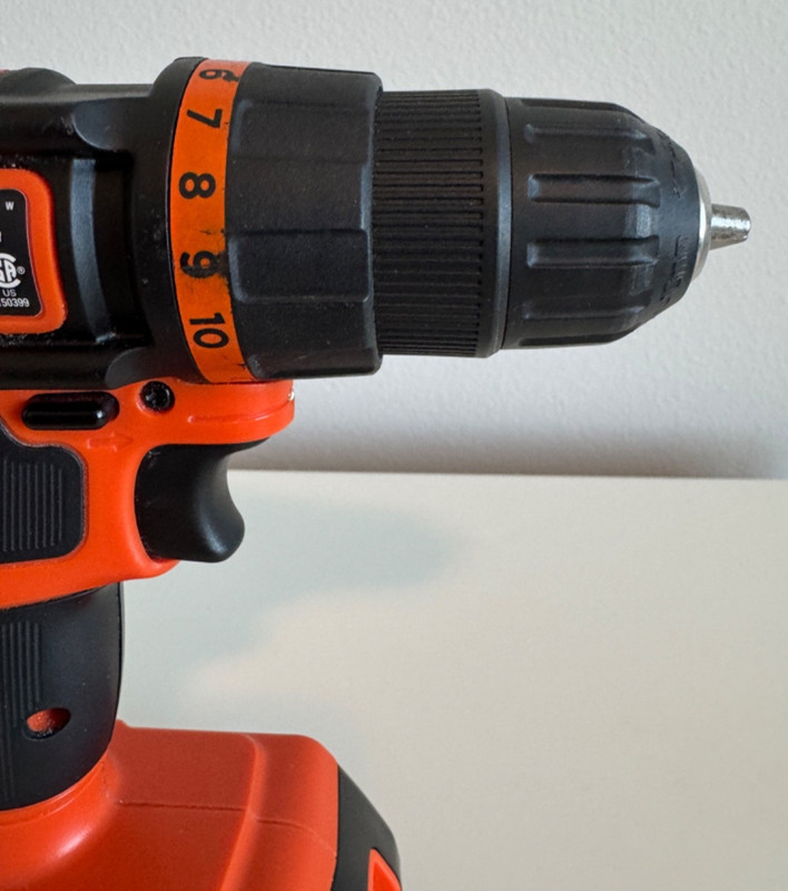 BLACK+DECKER LDX120C 20V Cordless Drill/Worklight Bundle w/ 2 Batteries Charger gallery
