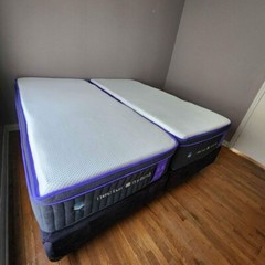 Nectar Premier Hybrid Split King Mattress Set – 13″ Height – Amazing Condition!